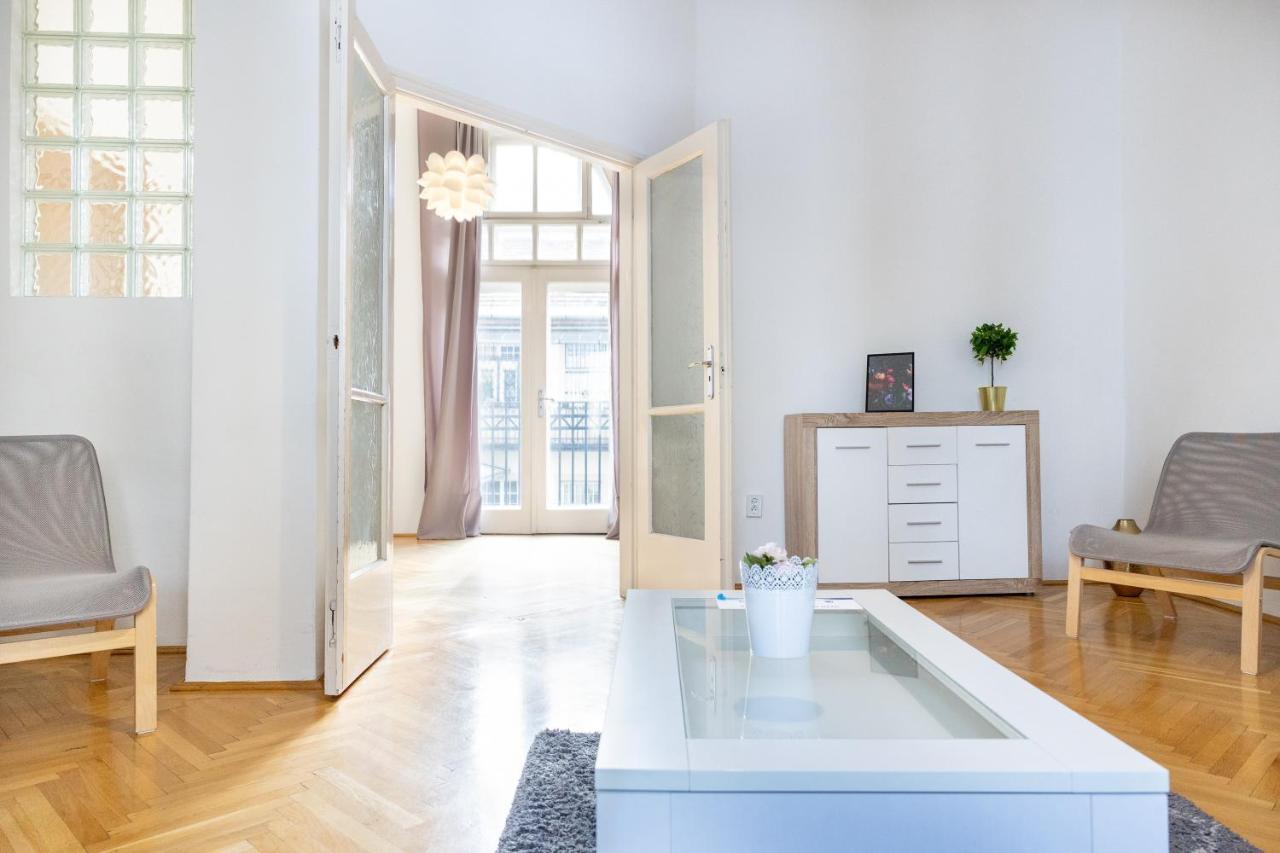 W25 Smart Apartment Budapesta Exterior foto